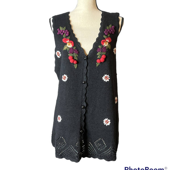 Capacity Black Vest Sweater with Embroidered Fruits and Basket Size Medium - Picture 1 of 5